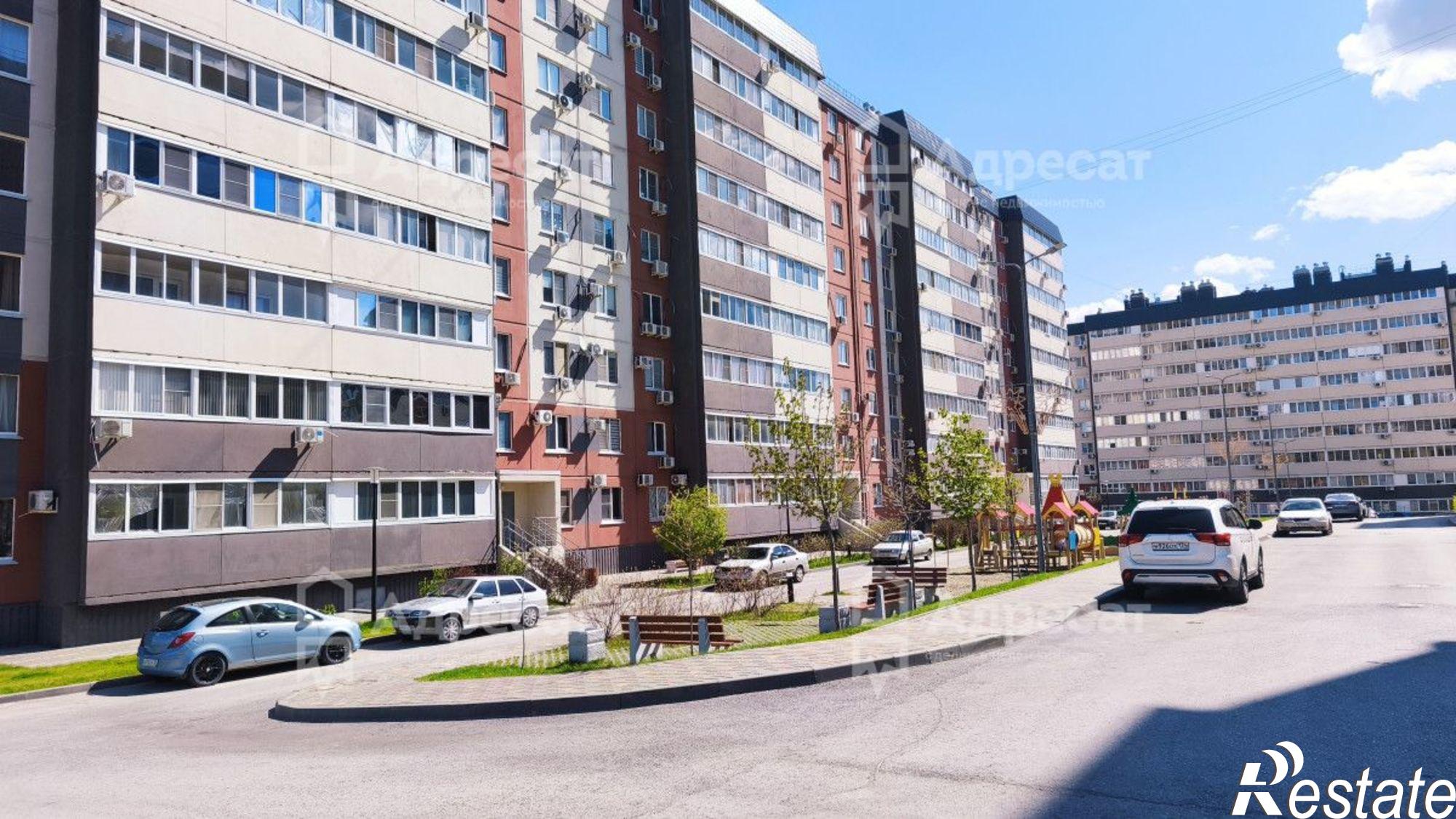 Купить квартиру за 4 850 000 рублей на ул. Комарова,  д.76