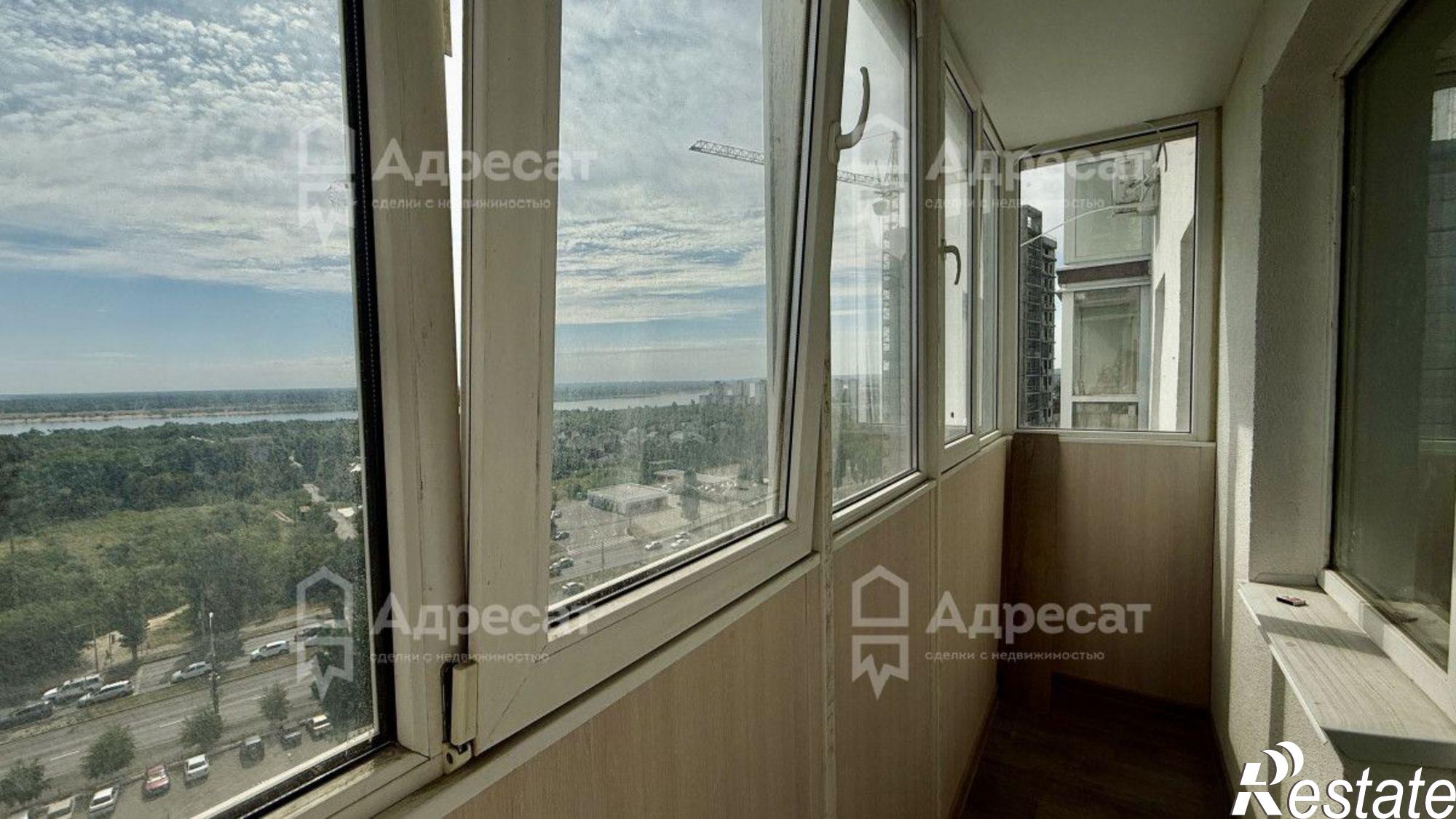 Купить квартиру за 5 200 000 рублей на ул. им. Гаря Хохолова,  д.2