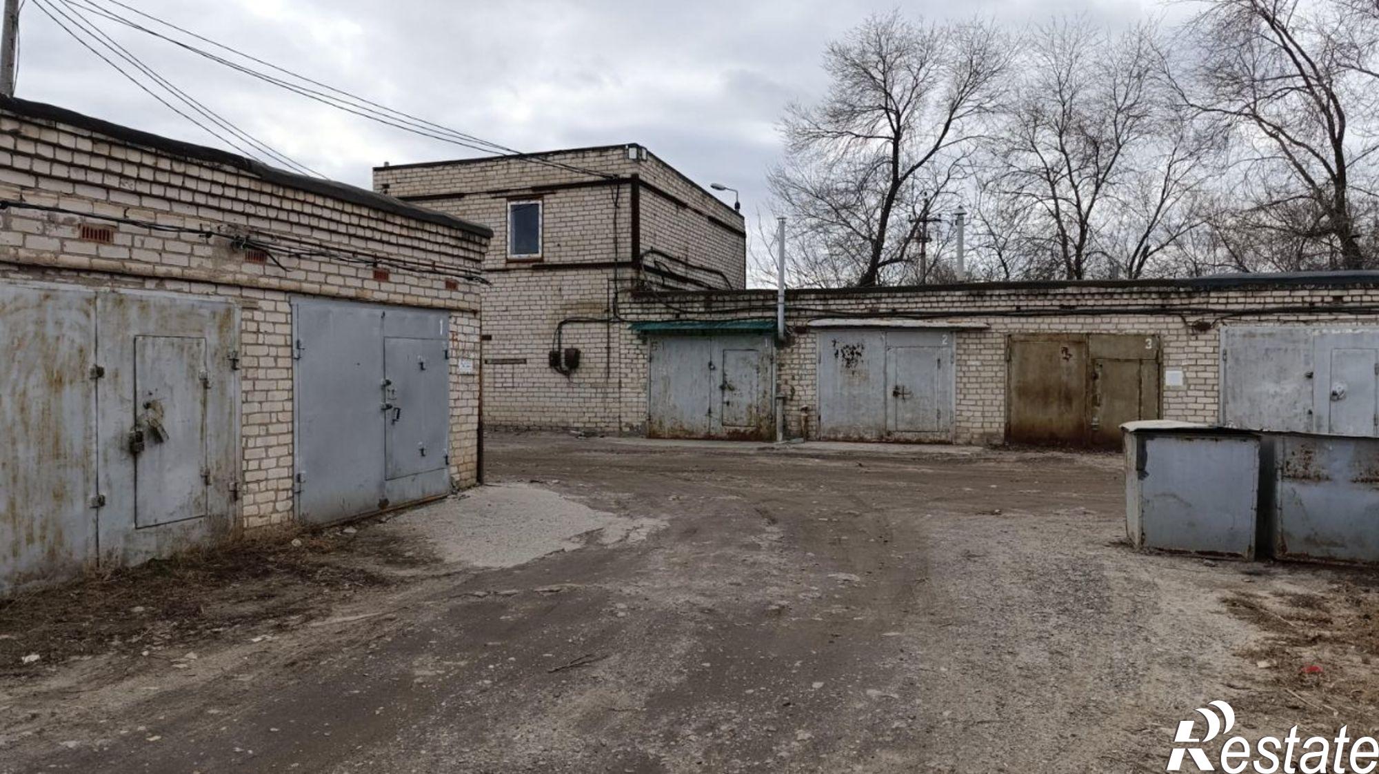 Купить гараж, место в паркинге за 320 004 рублей на Хрустальная улица, 103А