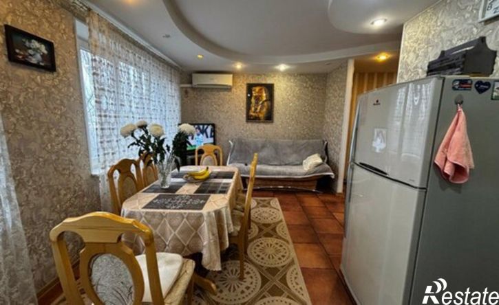 4-комн квартира ул Нарвская, 8,  д. 8