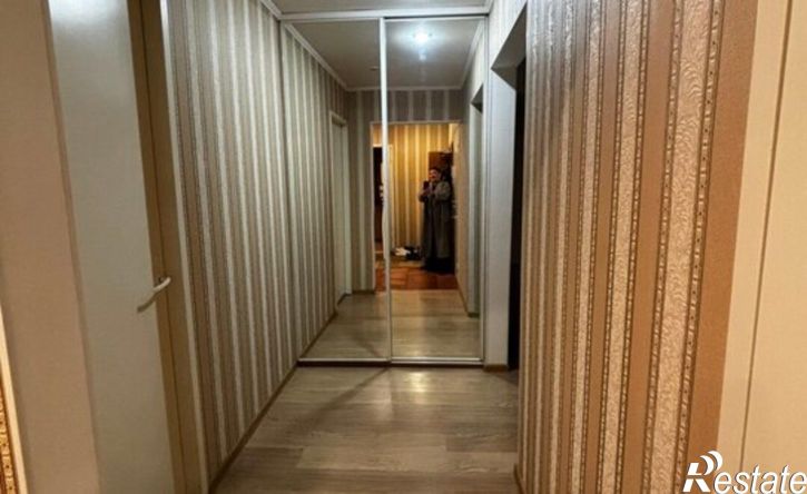 4-комн квартира ул Нарвская, 8,  д. 8