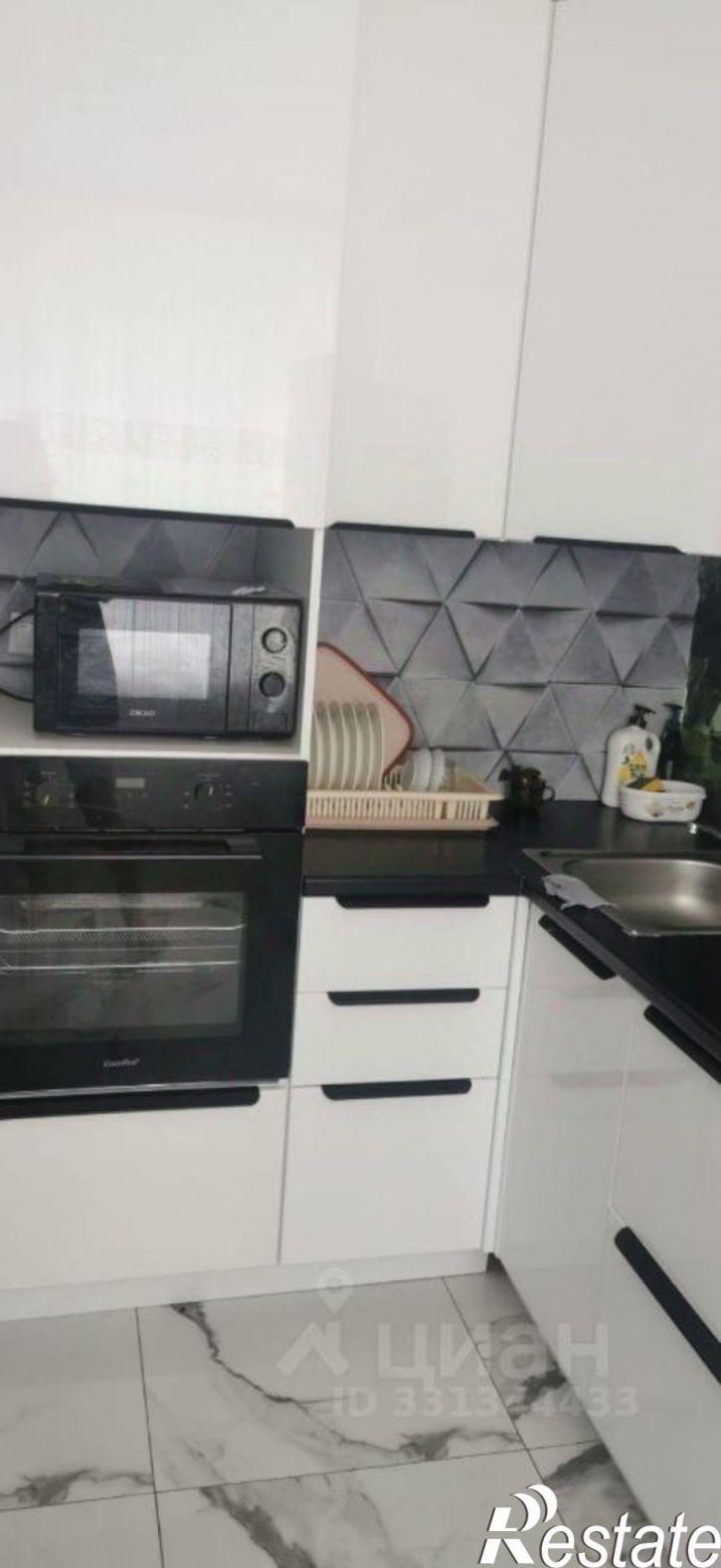 4-комн квартира ул им. Гейне, 17а,  д. 17а