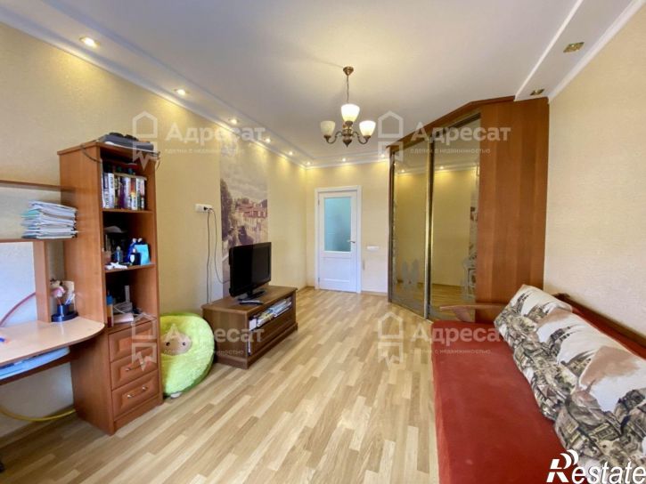 3-комн квартира ул. Шекснинская,  д.64