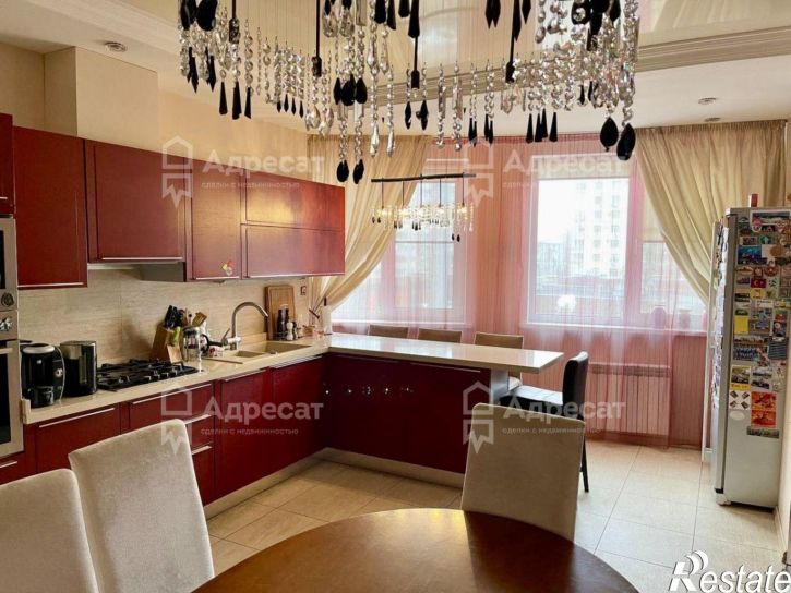 4-комн квартира ул. Новороссийская,  д.11