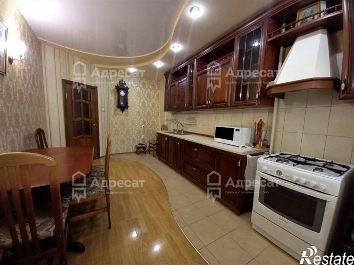 3-комн квартира ул. Космонавтов,  д.19