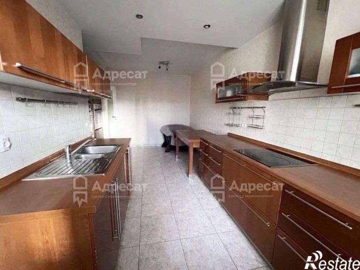 3-комн квартира ул. Ярославская,  д.10