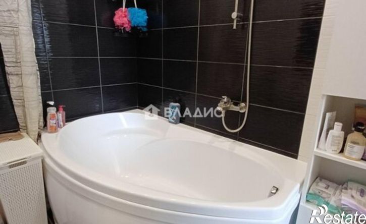 2-комн квартира ул им. Покрышкина, 3,  д. 3
