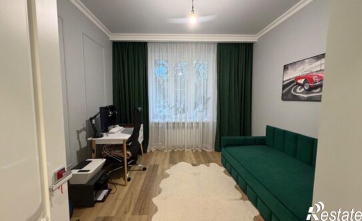 4-комн квартира ул им. Хользунова, 11,  д. 11