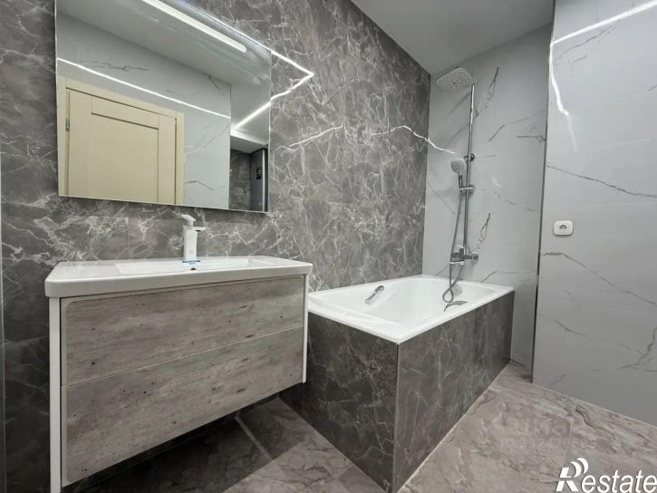 2-комн квартира б-р 30-летия Победы, 11г,  д. 11г