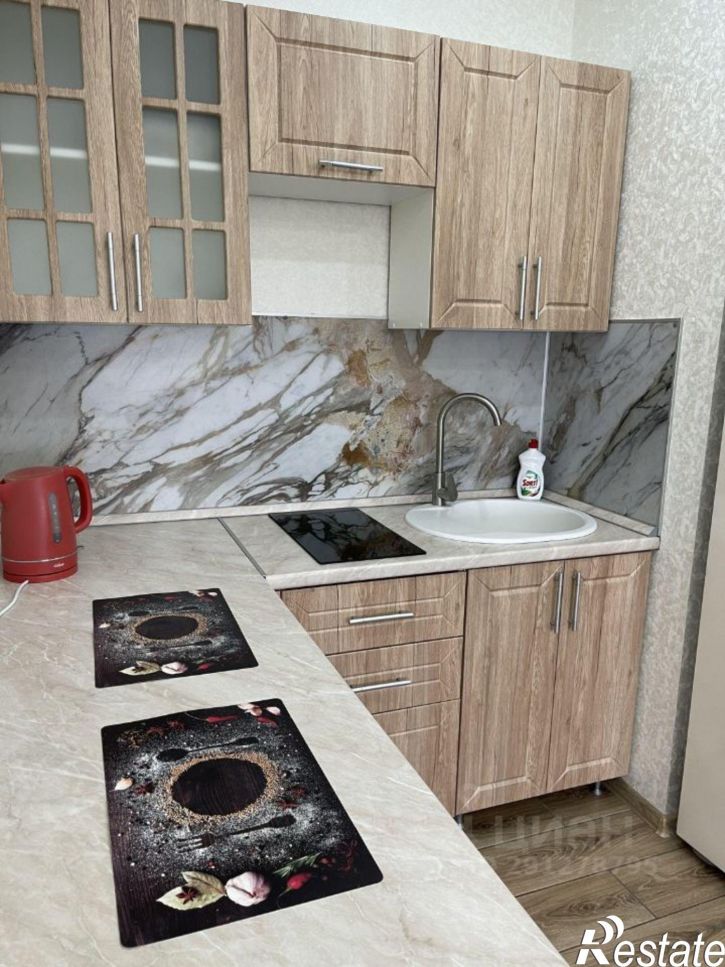 2-комн квартира ул им. Гаря Хохолова, 1,  д. 1