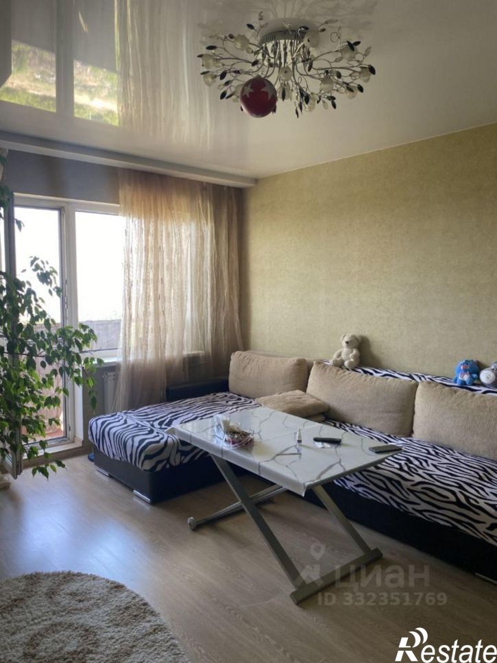 3-комн квартира ул Космонавтов, 43,  д. 43