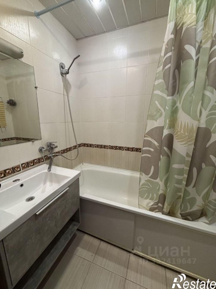 4-комн квартира ул Шекснинская, 8А,  д. 8А