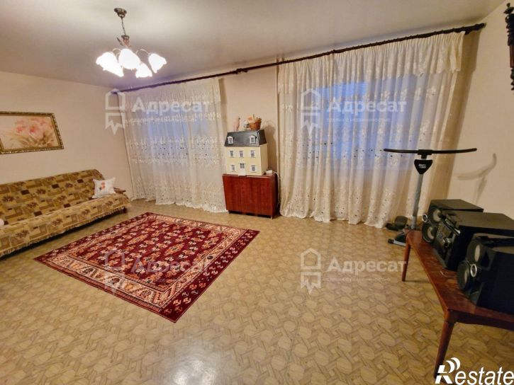 4-комн квартира ул. Землячки,  д.27Д