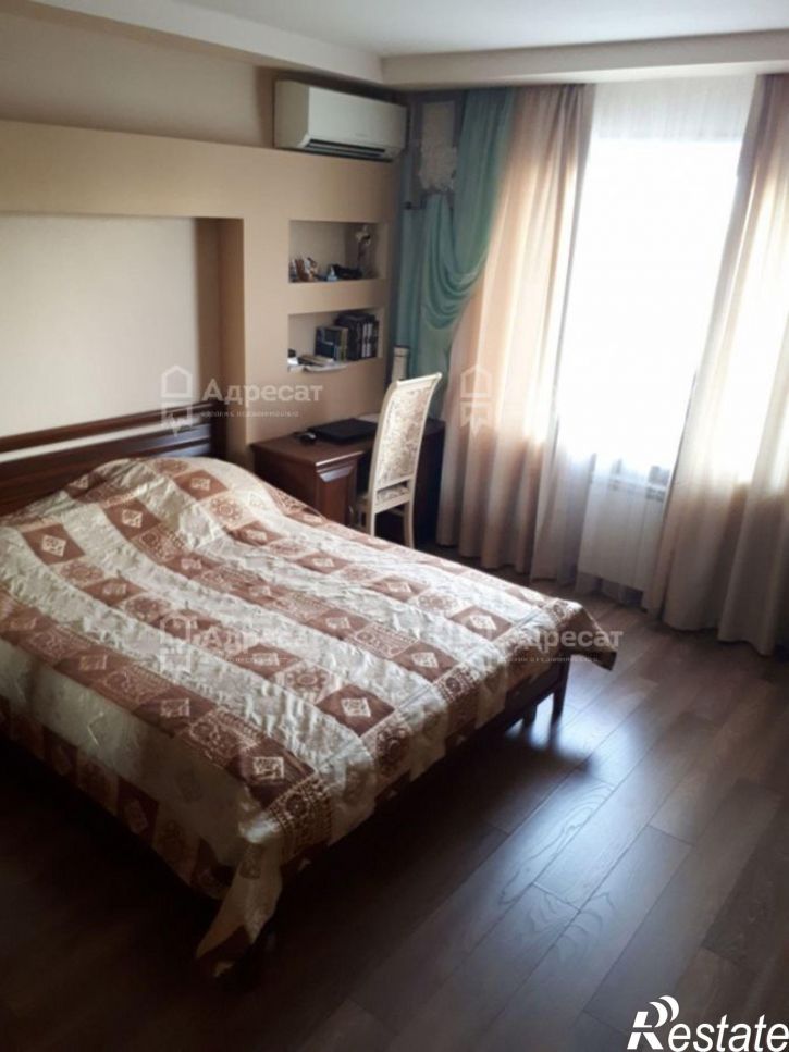 5-комн квартира ул. Хользунова,  д.18/1