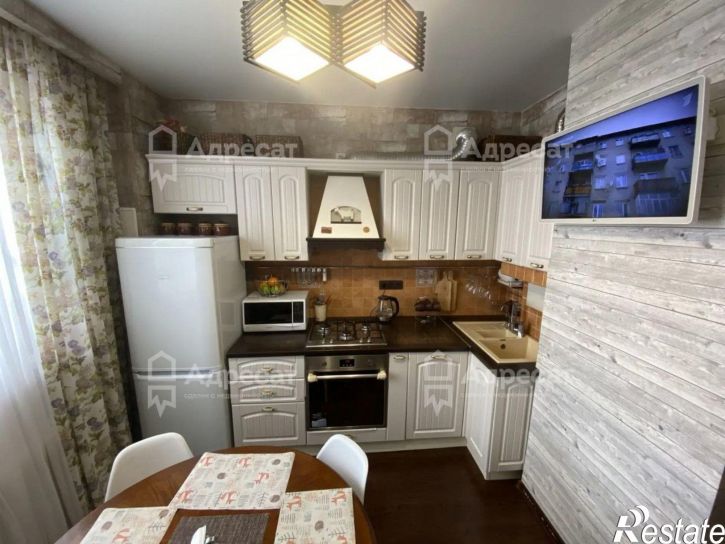 3-комн квартира ул. Бабича,  д.12