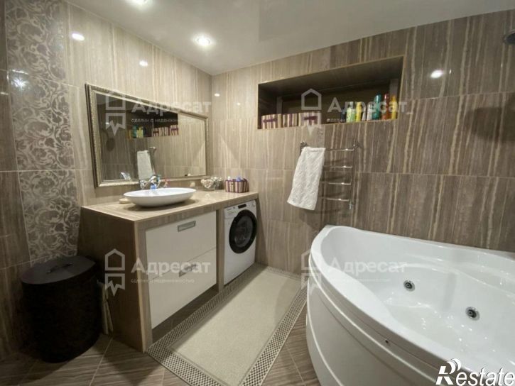 3-комн квартира ул. Бабича,  д.12