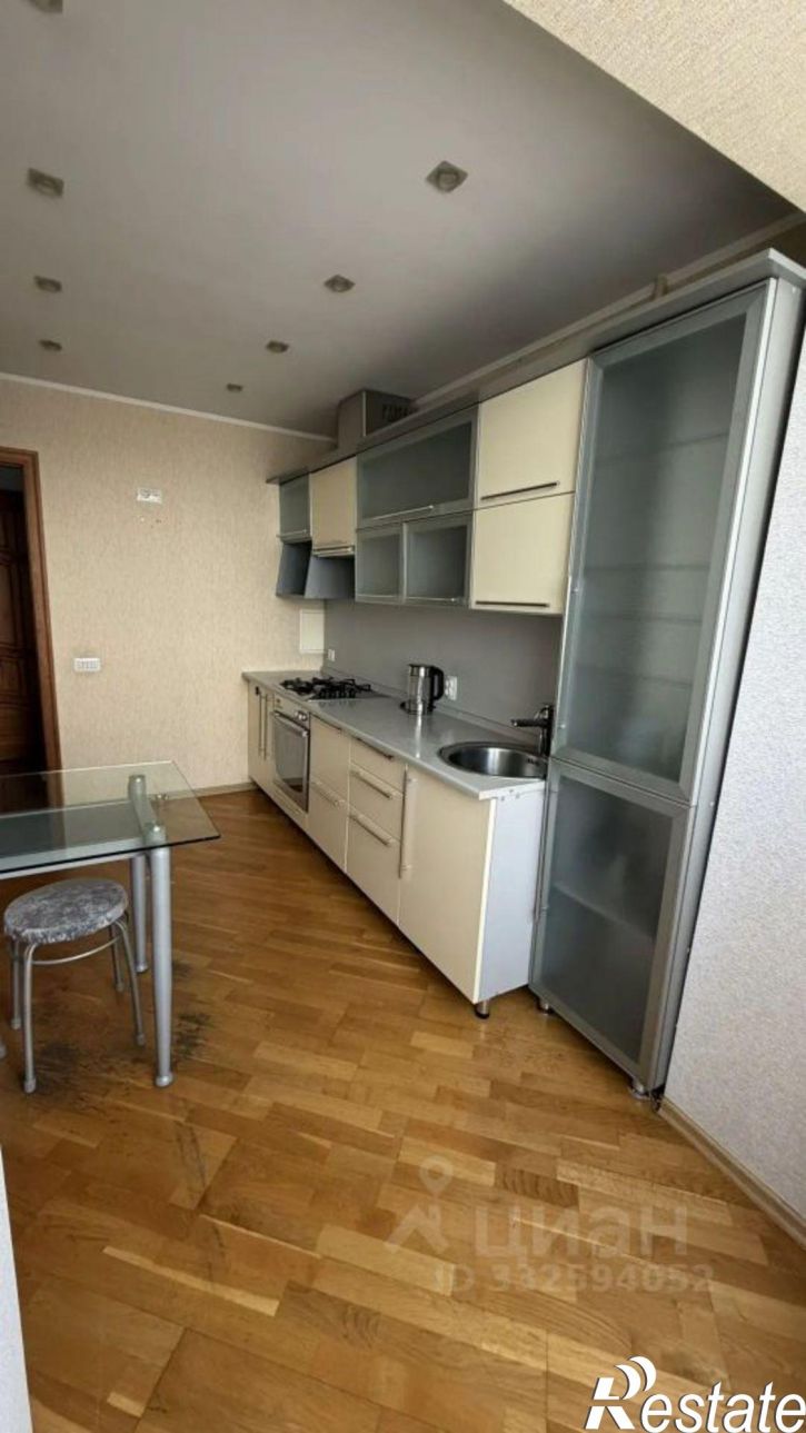 3-комн квартира ул Череповецкая, 11/2,  д. 11/2