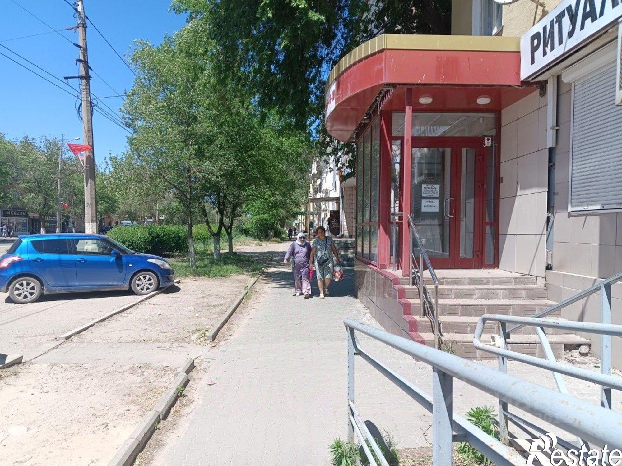 Купить торговое помещение за 6 800 040 рублей на ул 40 лет ВЛКСМ, 21