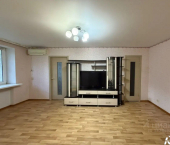 2-комн, 45кв м, этаж 1/4 ул им. Ломакина, 5