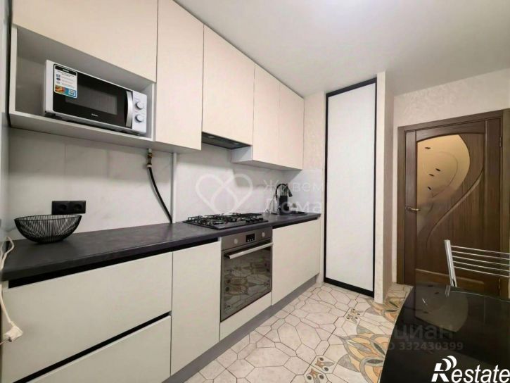 3-комн квартира ул 8-й Воздушной Армии, 19,  д. 19