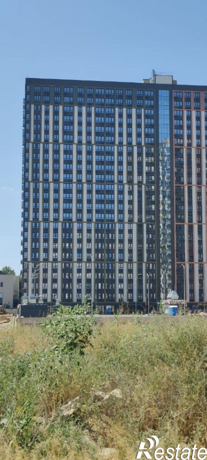4-комн квартира в новом доме район Семь Ветров
