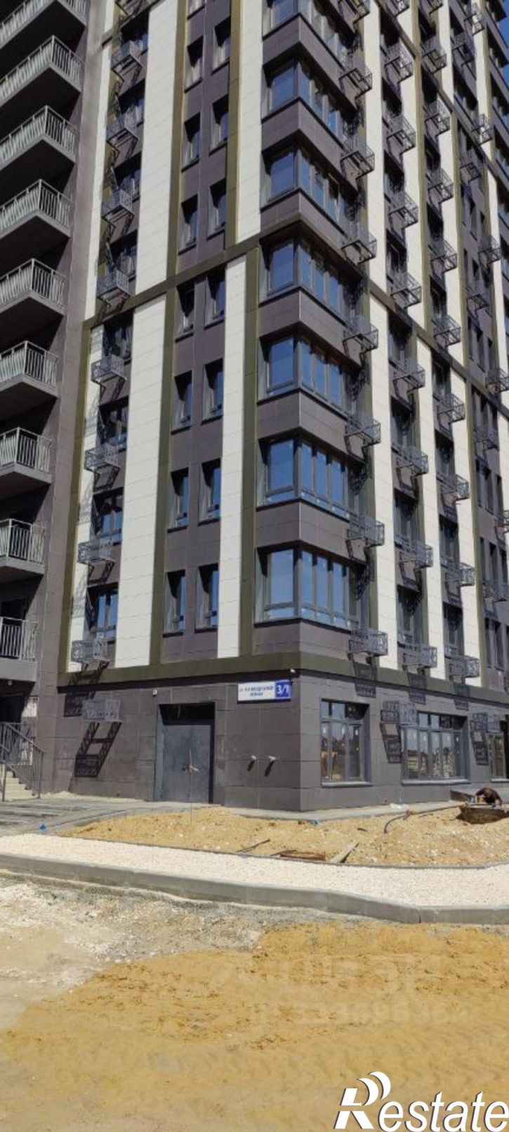 4-комн квартира в новом доме район Семь Ветров