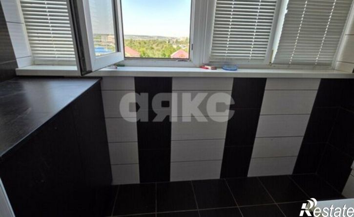 3-комн квартира Волгоград, Рионская улица, 5