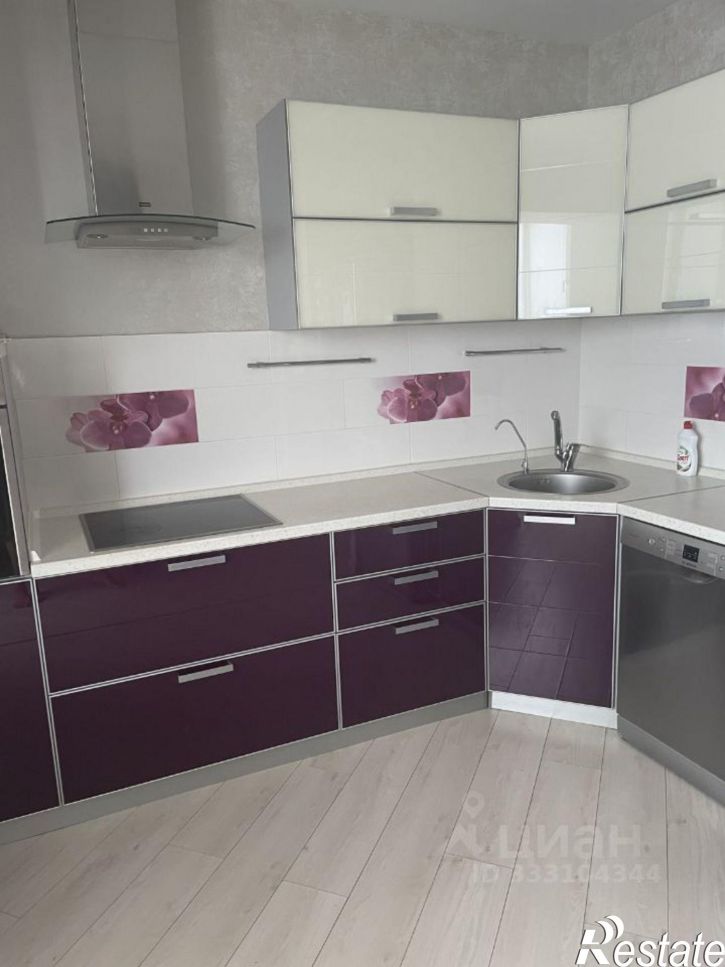 3-комн квартира Волгоград, Пугачёвская улица, 16