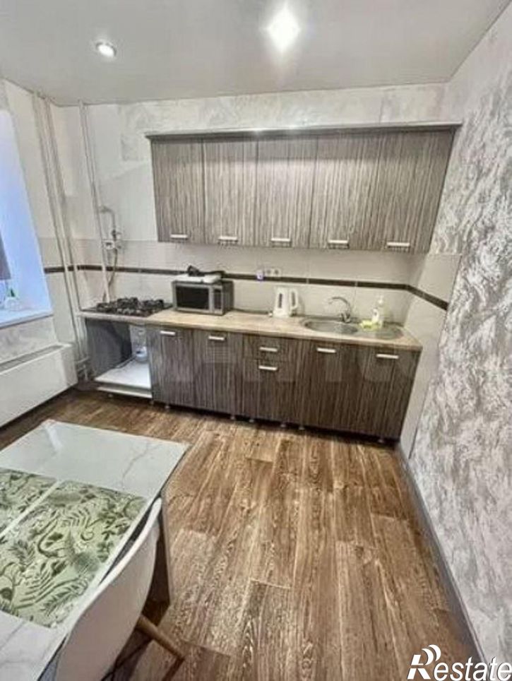 2-комн квартира Колосовая, 12