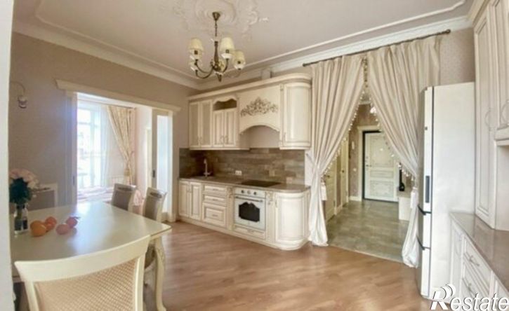4-комн квартира ул Коммунистическая, 8,  д. 8