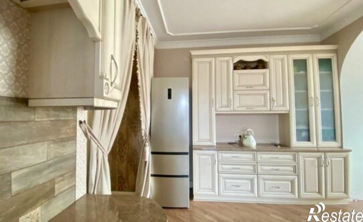4-комн квартира ул Коммунистическая, 8,  д. 8