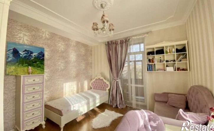 4-комн квартира ул Коммунистическая, 8,  д. 8