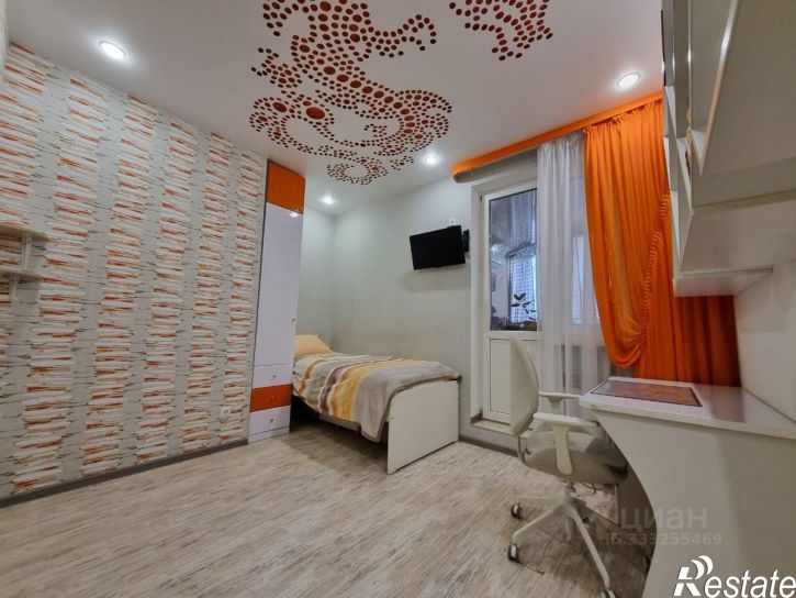 3-комн квартира ул Новороссийская, 8,  д. 8