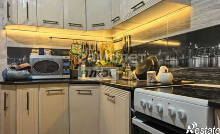 2-комн квартира улица Академика Комарова, 68А