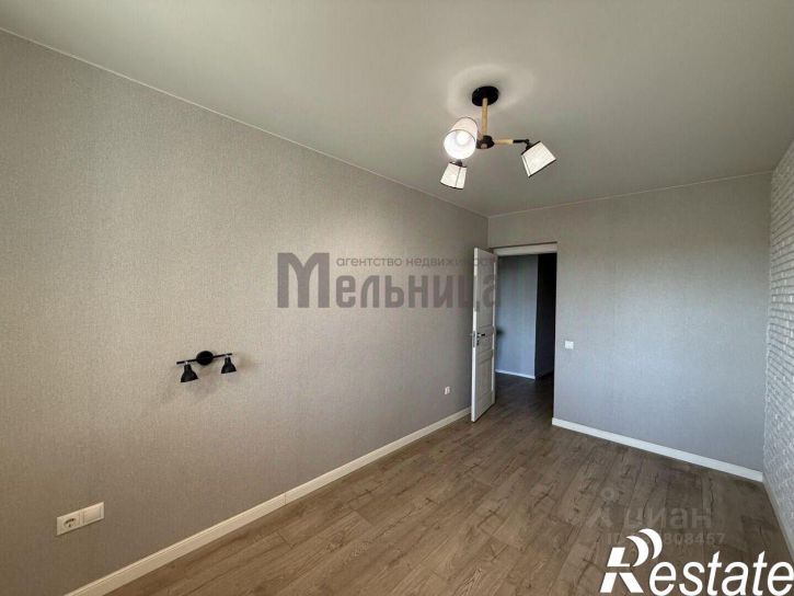 3-комн квартира Череповецкая улица, 5,  д. 5