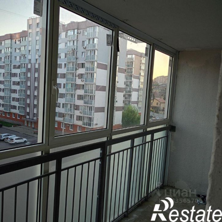 2-комн квартира Гаря Хохолова, 8