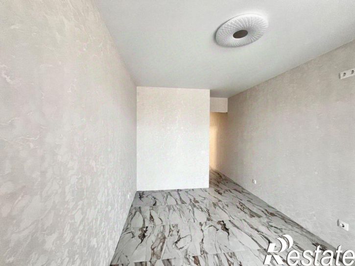 3-комн квартира улица Глазкова, 16,  д. 16