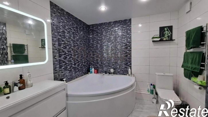 6-комн квартира Ангарская улица, 69/2,  д. 69/2
