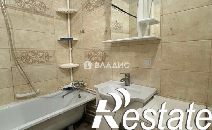 2-комн квартира улица Базарова, 18,  д. 18