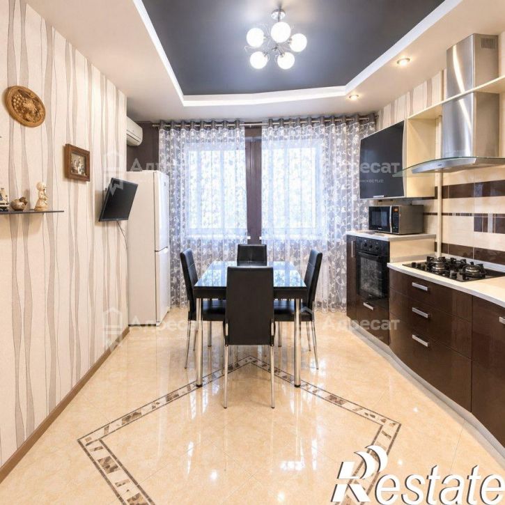 3-комн квартира ул. Новороссийская,  д.11