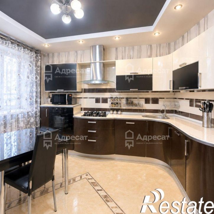 3-комн квартира ул. Новороссийская,  д.11