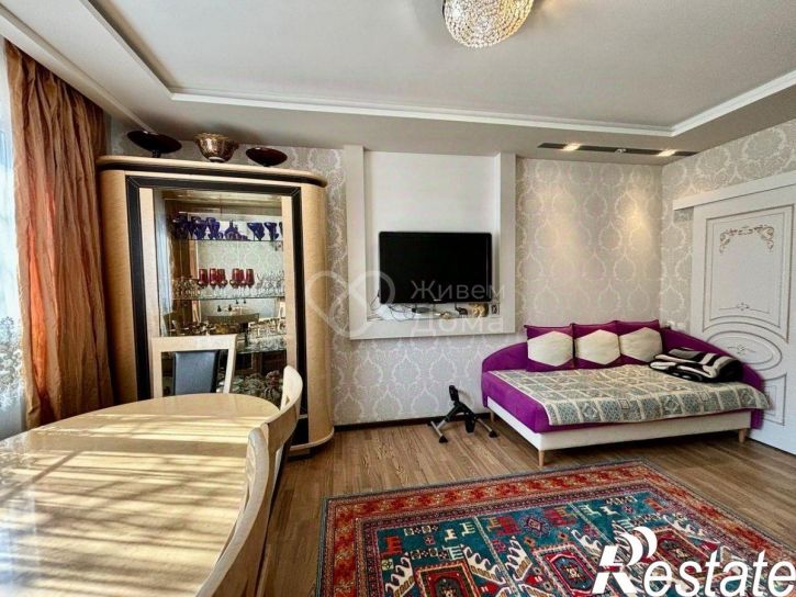 2-комн квартира улица Землячки, 50,  д. 50