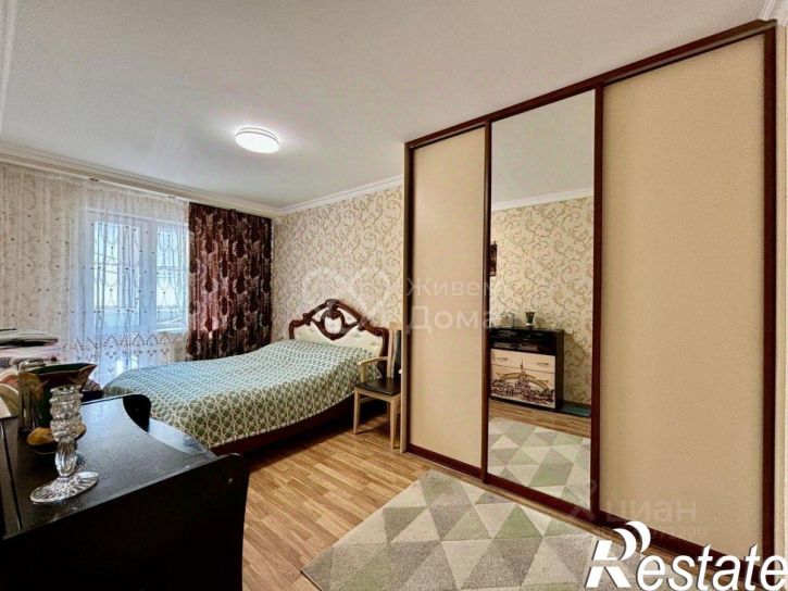2-комн квартира улица Землячки, 50,  д. 50