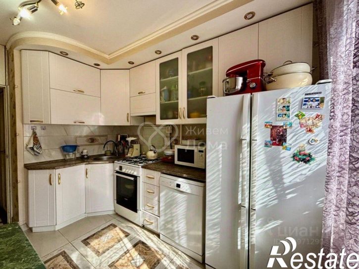 2-комн квартира улица Землячки, 50,  д. 50