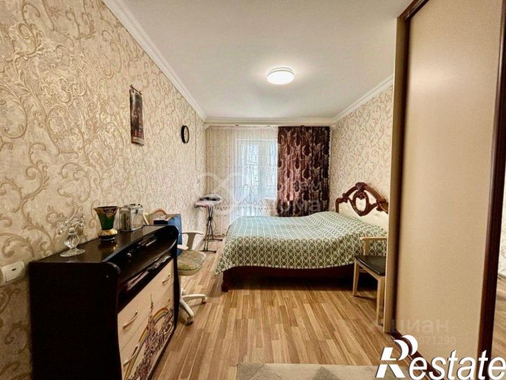 2-комн квартира улица Землячки, 50,  д. 50