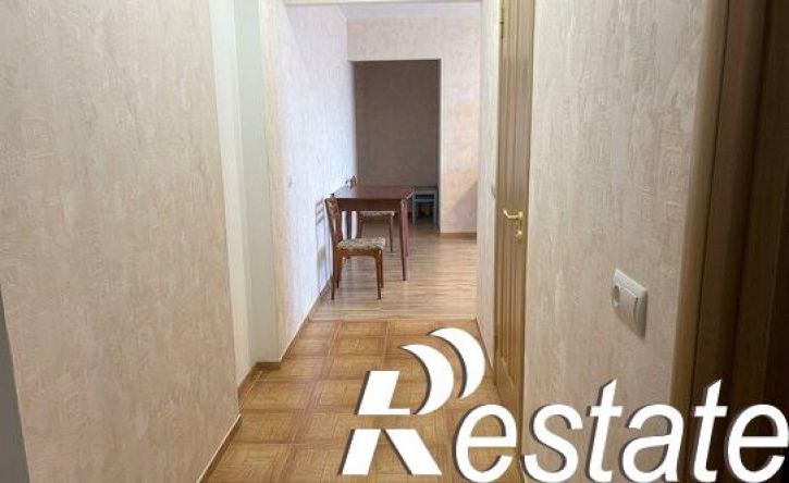 3-комн квартира улица Пархоменко, 27,  д. 27