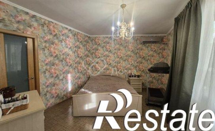 4-комн квартира Колосовая улица, 8,  д. 8