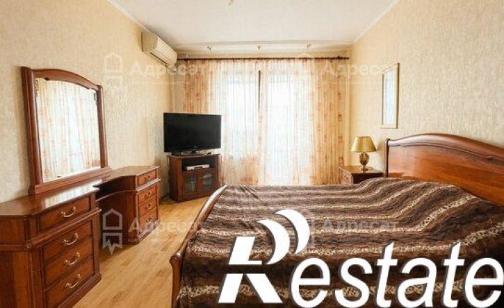 3-комн квартира улица Вершинина, 8,  д. 8
