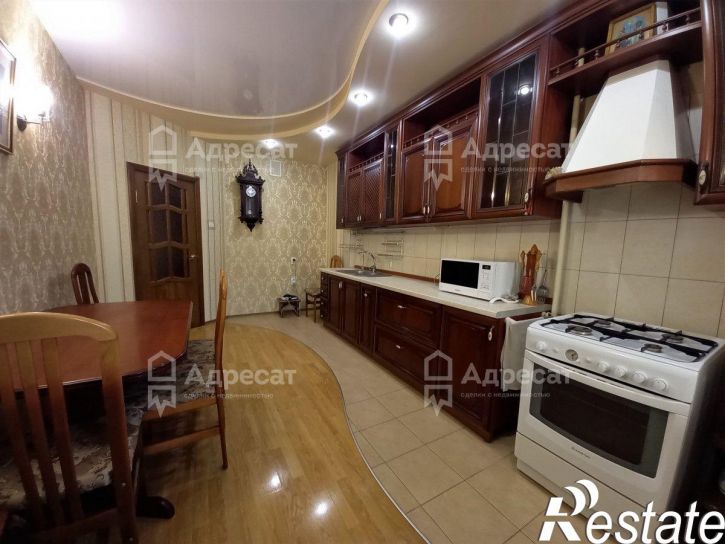 3-комн квартира ул. Космонавтов,  д.19