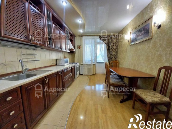 3-комн квартира ул. Космонавтов,  д.19
